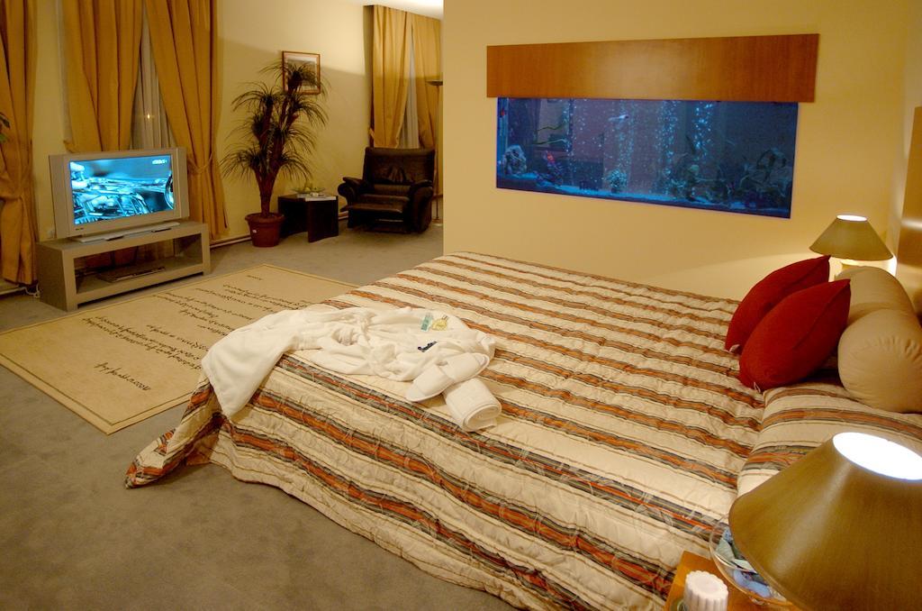 Hotel Tcc Plaza Skopje Room photo